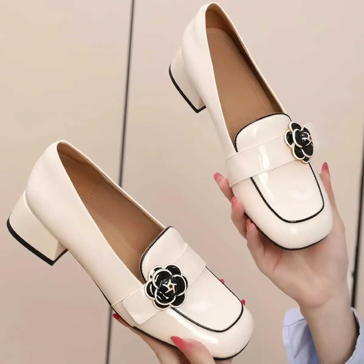 2025 New Women's Leather Loafers with Metal Buckles Commute Friendly Waterproof Chunky Block Heels Rounded Toe Shoes for Comfort and Elegance