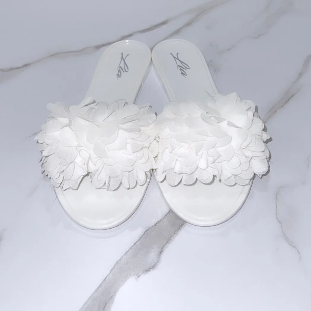 Daisy Sandals - White