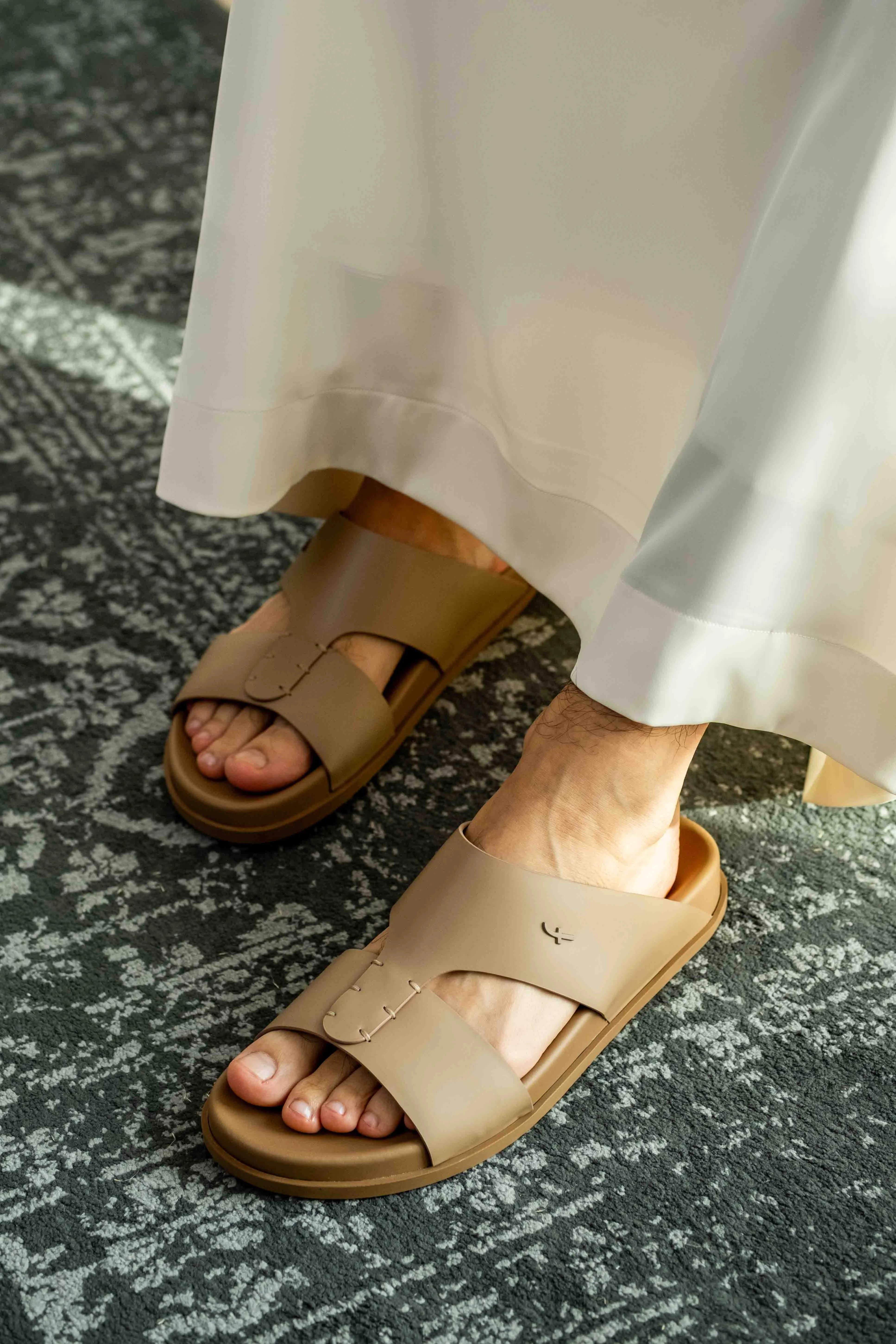 FARADA MODERN MINIMALIST LEATHER ARABIC SANDALS CUMINO